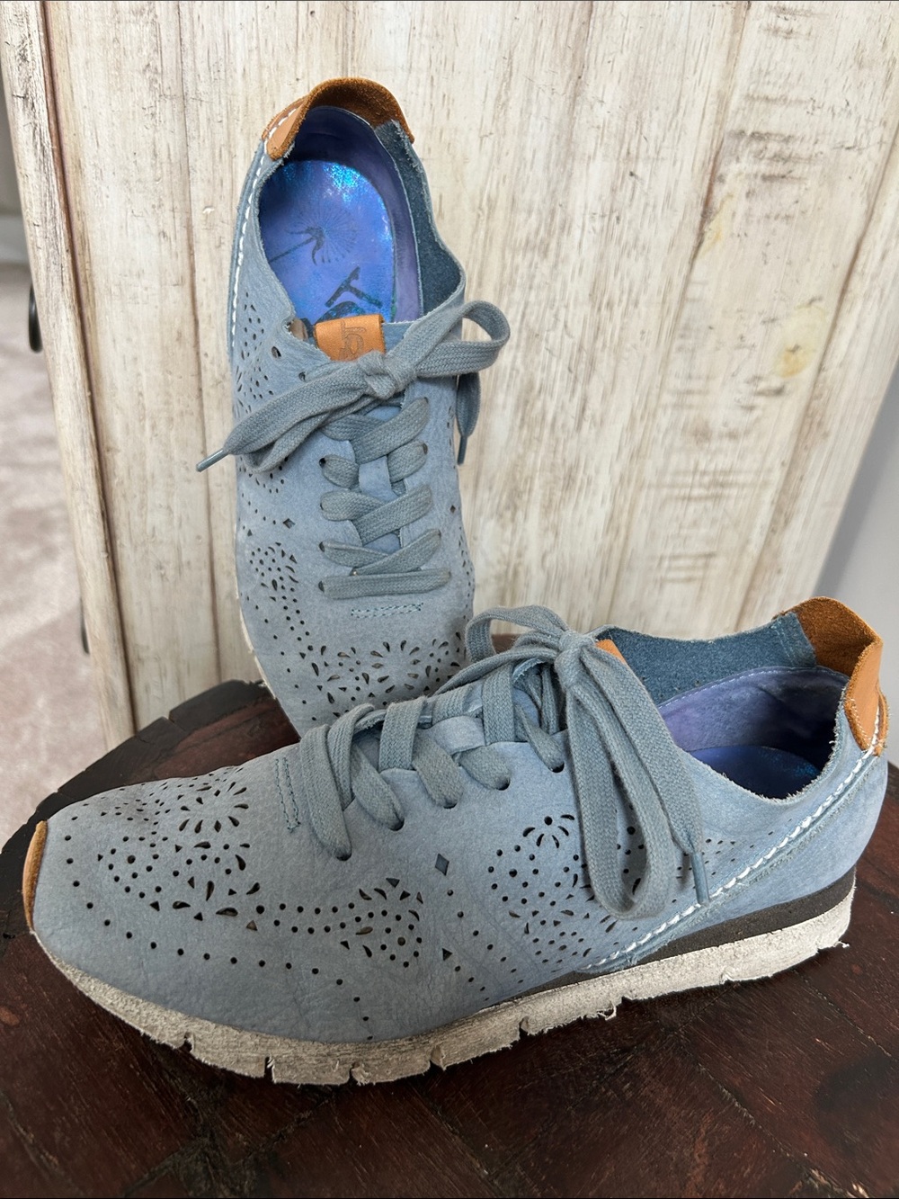 OTBT Khora Electric Blue Leather Sneaker Sz 9.5 w Logos
